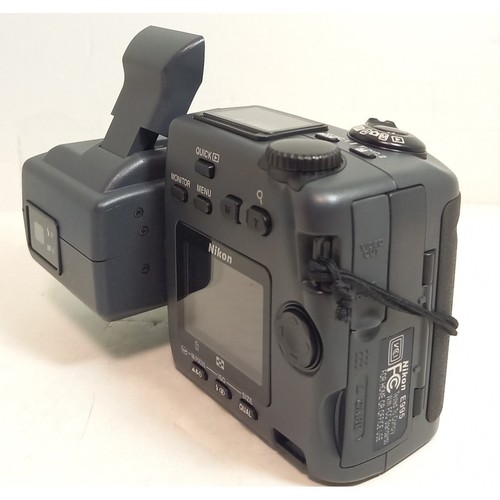 Working Product Nikon Coolpix 995 3.2Mp Digital Camera - Picture 4 of 11