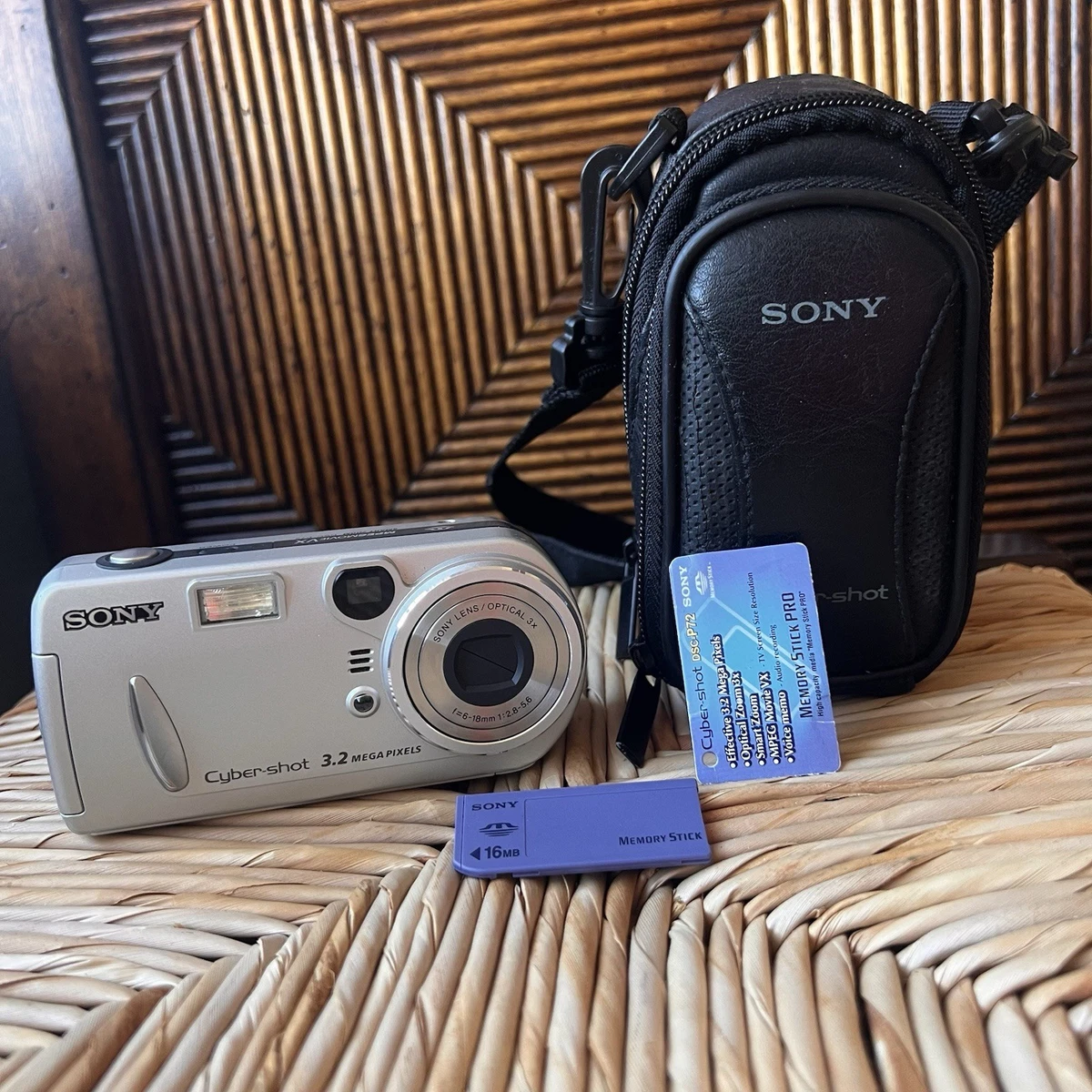 Sony Cyber-shot DSC-P72 Digital Cameras 3-4.9 MP Maximum