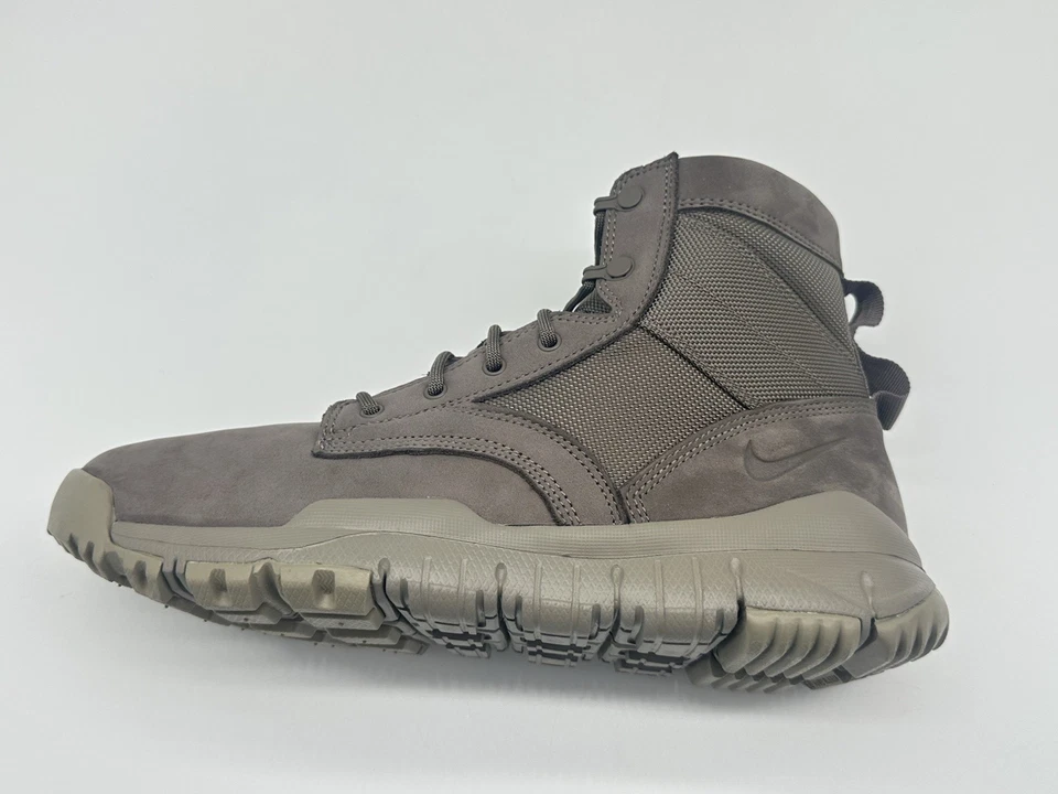 耐克 SFB 6 英寸 NSW 男式 11.5 码皮革深蘑菇灰色靴子 862507-201 — 第 3/4 张图片