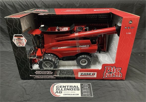 Case IH Big Farm 8240 Combine with Grain and Corn Head 1/16 Case IH Big Farm 8240 Combine with Grain and Corn Head 1/16