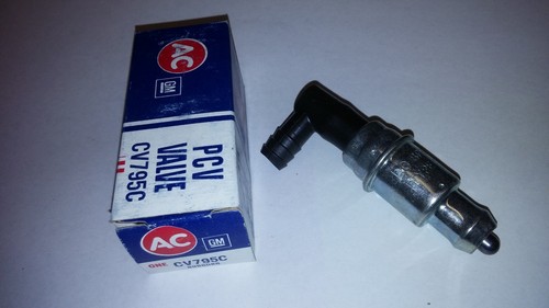 Genuine # CV795C AC Delco NOS NEW PCV VALVE GM #8996086 in Vintage box! - Picture 3 of 3
