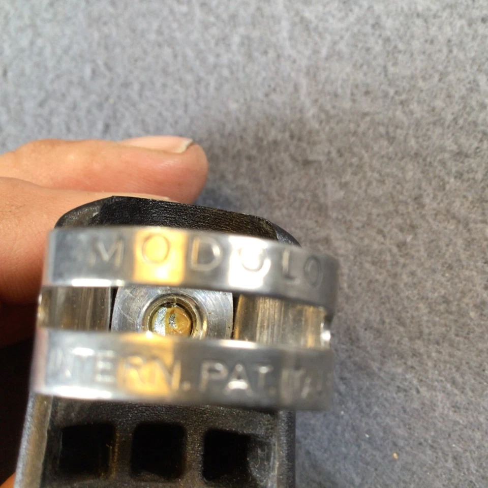 Palancas de freno de bicicleta vintage Modolo doradas y negras perforadas Foto 3 de 4