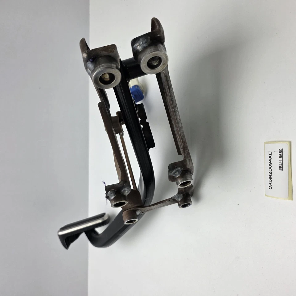 2013-2022 Land Rover Range Rover BRAKE STOP PEDAL W/ SWITCH CK5M2D094AE - Image 4 of 4