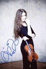 Vilde Frang VIOLINIST autograph, IP signed photo