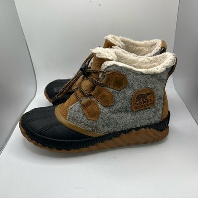 Kids Sorel Out N About Waterproof Boots Size 1