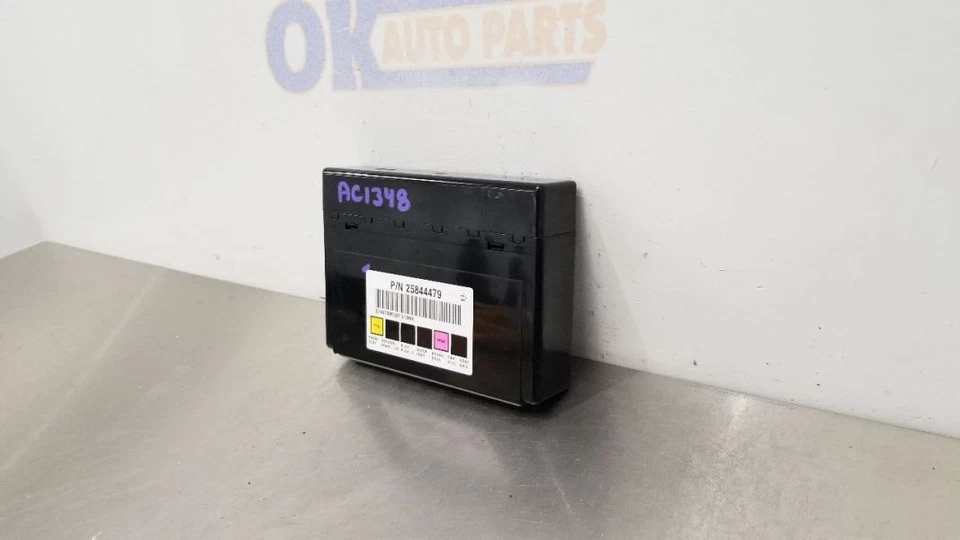 08 MÓDULO DE CONTROL DE CARROCERÍA CHEVY SILVERADO 2500 BCM 25844479 Foto 3 de 4