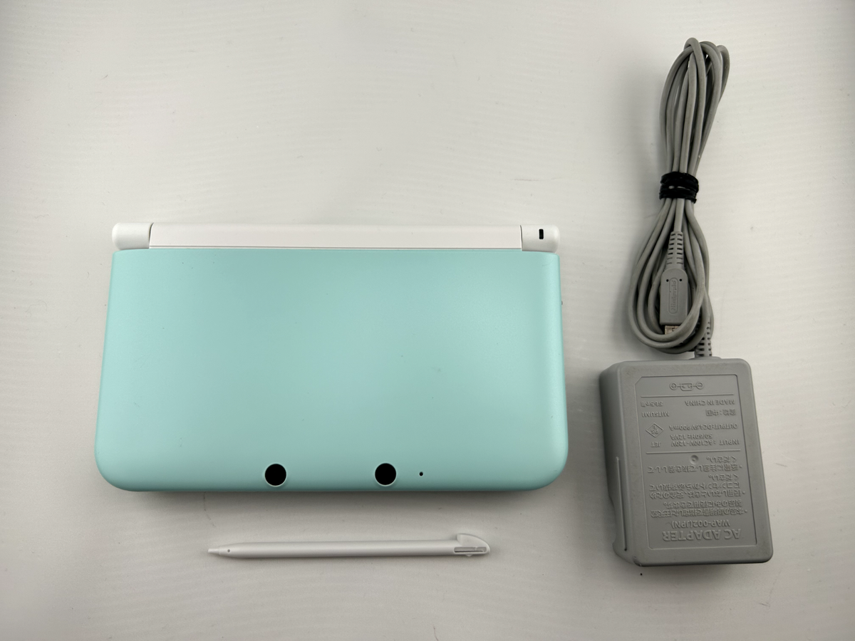 A-rank] Nintendo 3DS LL XL console Mint White with Charger/Stylus