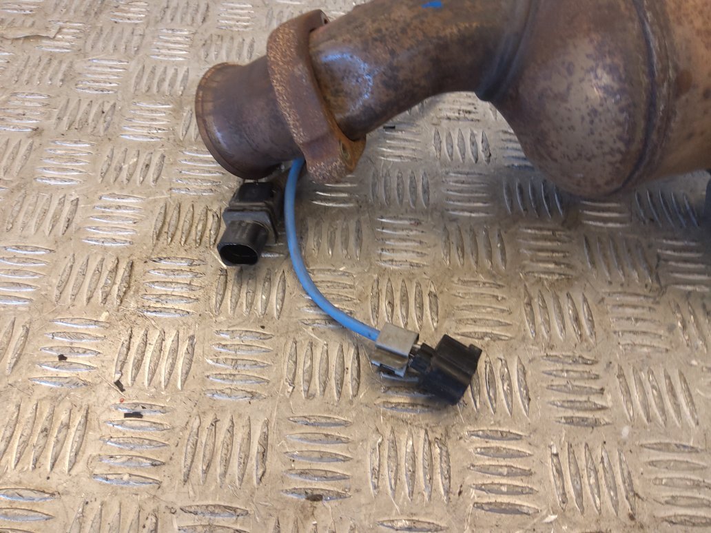 MERCEDES BENZ C43 Glc43 AMG Left Exhaust Catalytic Converter Cat  