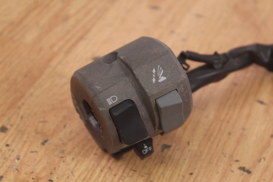 2007 YAMAHA FJR 1300 Left Handlebar Switch / Switches Controls - Image 2 of 4