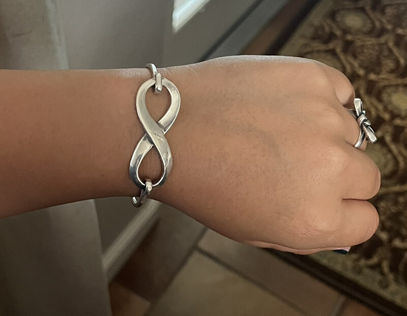James Avery Retired Sterling Silver Infinity Hook On James Avery Retired Sterling Silver Infinity Hook On