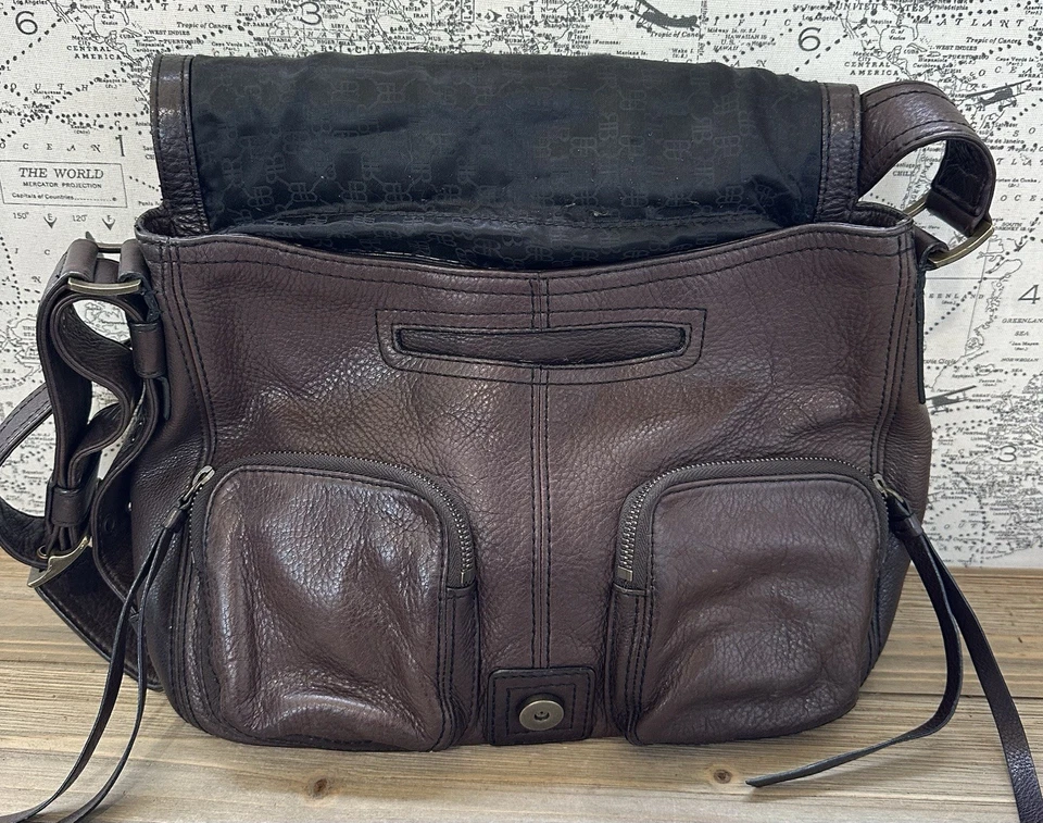 Banana Republic Messenger Bag Purse Shoulder Brown Leather Preppy - Image 4 of 4