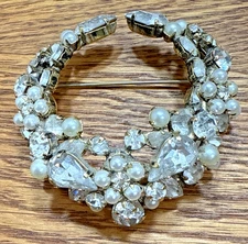 Vintage UnSigned Schreiner NY Domed Layered Cresent Rhinestone And Pearl Brooch