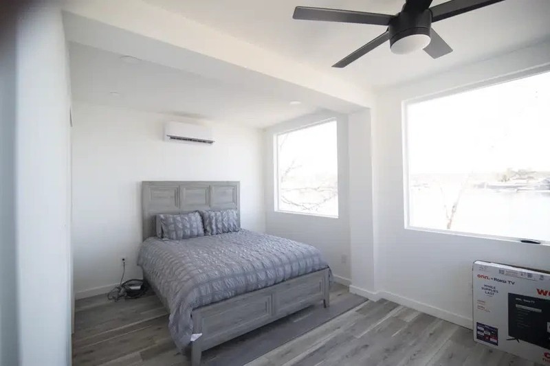 Shipping Container Home - 1280 sq ft, 3 bed 2story with perpendicular cantilever - Image 4