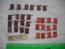 Lot of 30 Micro-Trains Line MTL 1098, Stock Car Doors, Cattle, MT 14011, N Scale