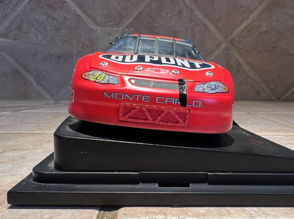 2001 JEFF GORDON DUPONT ЛАС-ВЕГАС ВЫИГРАТЬ 1/24 REVELL КОЛЛЕКЦИИ ЛИТОЙ NASCAR - Изображение 3 из 4