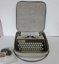 Vintage BROTHER ECHELON 55 Typewriter W/ Carrying Case thumbnail