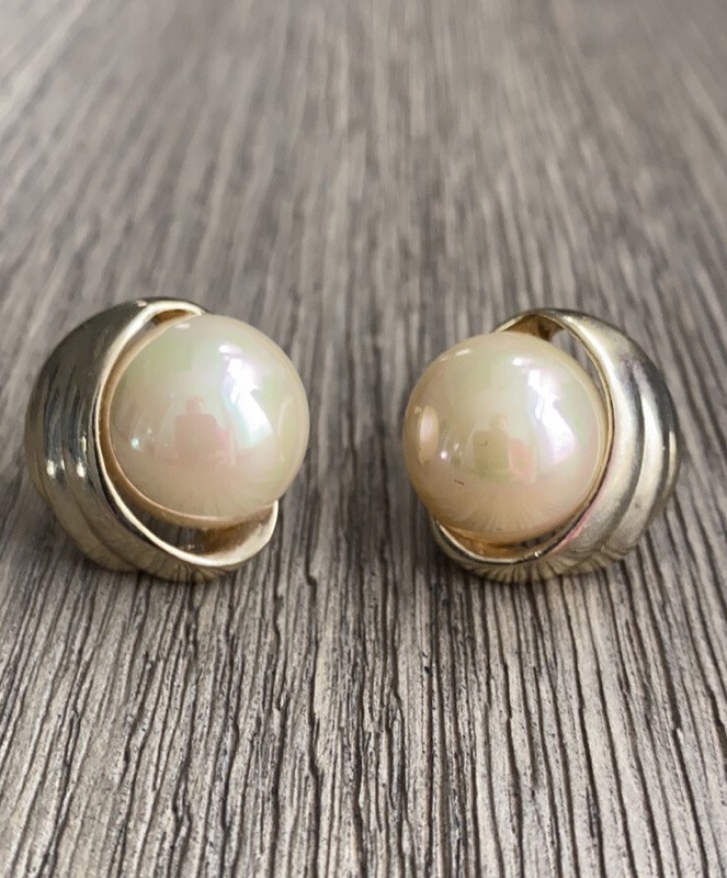 Vintage Faux Pearl Clip-on Gold Tone Earrings