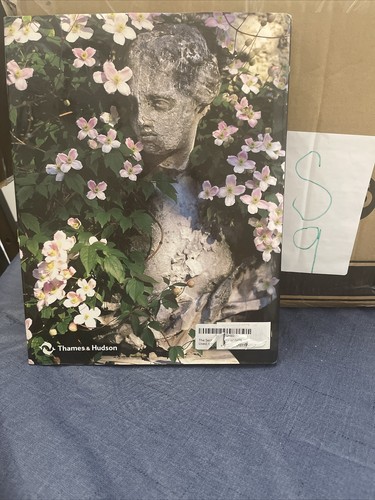 Secret Gardens of Paris by Chabaneix, Gilles de Hardback Book The Fast Free Ship - Picture 2 of 2