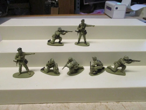 VTG Lot Airfix 1/32 British US Paratroops Army Men Toy Soldiers F79