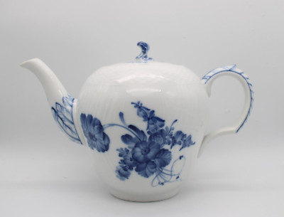 Teekanne Modell 1788 Royal Copenhagen Blaue Blume geschweift I. Wahl