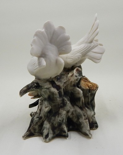 Capodimonte Bisque Doves Bird Flower Roses Branch Savastano Gricci Figurine - Picture 3 of 12