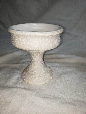 CA USA POTTERY Beige/White Texture Splatter Speck Footed Goblet Planter MCM 723