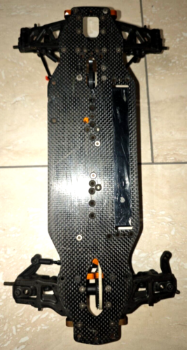 Team Xray T4 mit Motor, Servo, Reifen, + Ersatzteilspender Chassis, Tuningteile - Bild 12 von 12