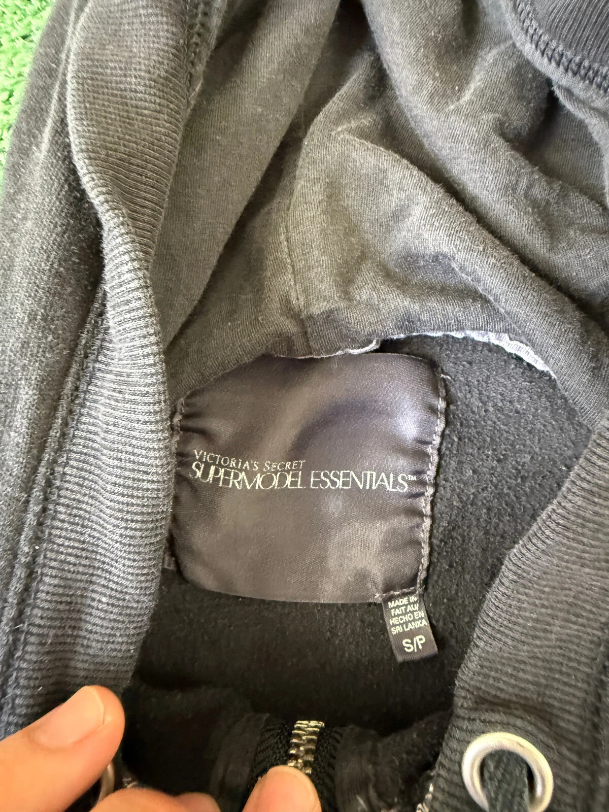 UNDERCOVER Felpa con cappuccio zip intera Victoria’s Secret Super Model Essentials taglia S nera DIFETTI