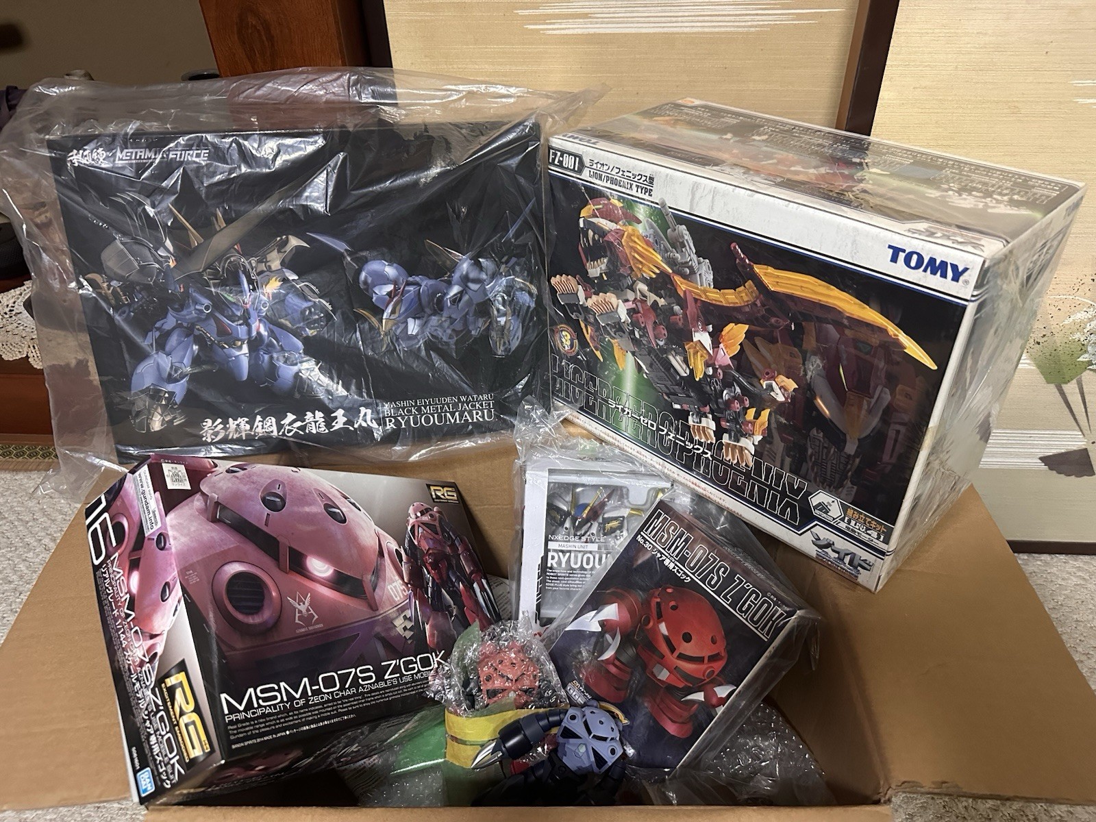 8 Artículos NUEVOS GUNDAM, Z'GOK, RYUOUMARU, ZOIDS