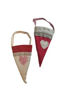 2er Set Fülltüten Herz Stoff Aufhängen rot beige Patchwork Hängedeko