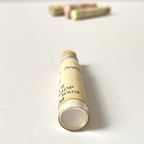 7 Porcelain China Powder Paints Glass Vials Green Pink Brown Ivory Various - Picture 18 of 21