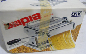 Ampia Italian Countertop Pasta Roller - noodles, spaghetti, sheets