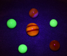 Vintage American UV Blacklight toy Marble lot of 5 Sizes range .593" to 1.00"