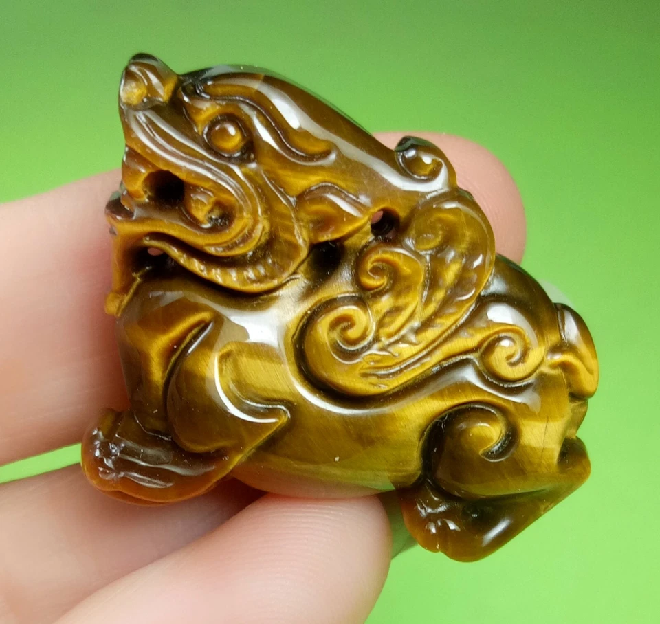 Colgante de la suerte tallado ojo de tigre amarillo natural dragón Pi Xiu Feng Shui amuleto  Foto 3 de 4