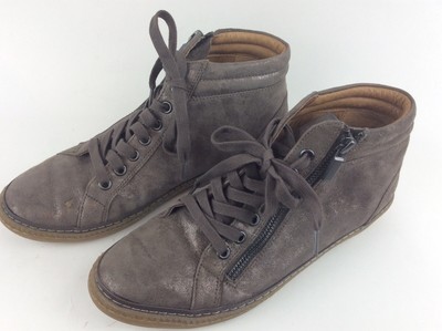 sofft tennis shoes