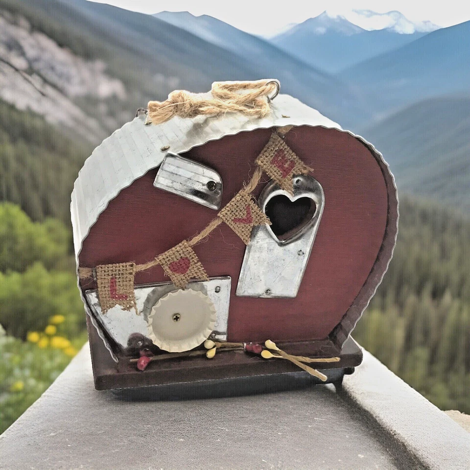 VALENTINE LOVE SHACK WOOD & METAL MOTOR HOME BIRD HOUSE FARMHOUSE RUSTIC COUNTRY - Image 2 of 4
