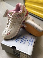 Women's Yonex Shb 92 Badminton Shoes Uk Size 8 Women's Yonex Shb 92 Badminton Shoes Uk Size 8