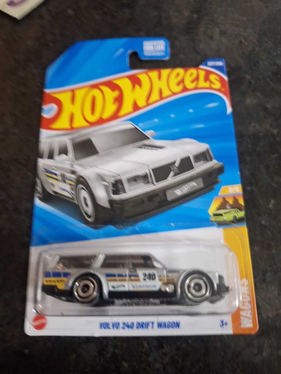 NEW 2025 Hot Wheels Volvo 240 Drift Wagon 227/250 Wagons 3/5