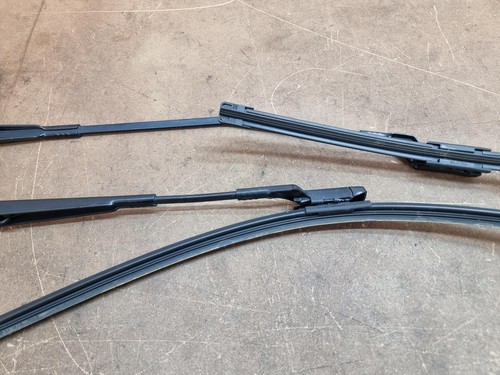 SEAT IBIZA FR SPORT MK5 6F 17-24 FRONT WINDSCREEN WIPER ARM SET 6F2955409 - Picture 7 of 11