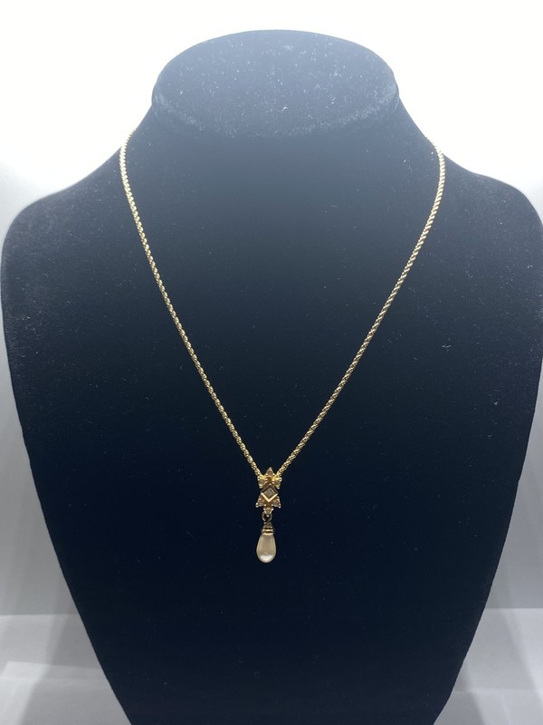 Christian Dior Gold Tone Freshwater Pearl Drop Pendant Necklace 17" COA