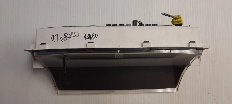 Cuadro de instrumentos Isuzu Rodeo Dash 1997 Foto 2 de 4