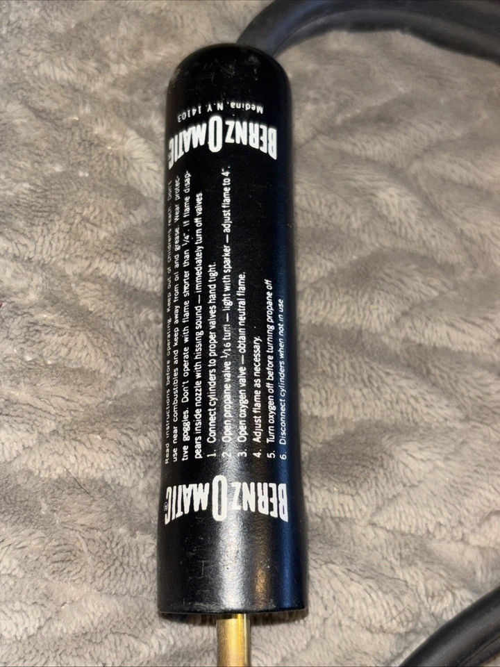 Vintage BernzOMatic Mini Oxygen / Propane Torch - Image 2 of 4