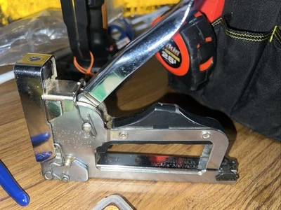 Duo-Fast CT-859 Schwerlast variable Leistung Tacker Made in USA funktioniert und geölt - Bild 1 von 4