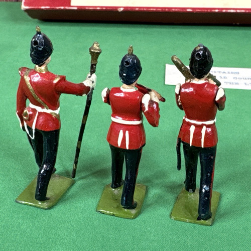 Britains Soldiers Set # 27 Line Infantry Band Review Order, Regiments of Nations - Picture 14 of 22