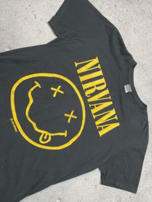 Vintage Nirvana 1992 T-shirt with large logo | eBay