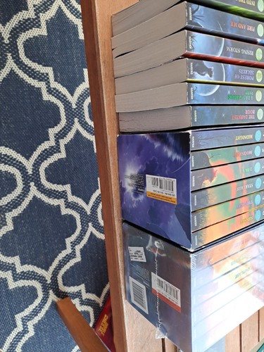18x Warriors The BEGIN New Prophecy Power Of Three Paperback Sets by Erin Hunter - Picture 5 of 5