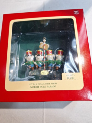 NEW! North Pole Parade Carlton Heirloom Ornament Bears In A Band 114874-5 DV116