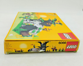 LEGO 6066 Camouflaged Outpost with Original Box Good Castle Knights Forestman 6077 6054