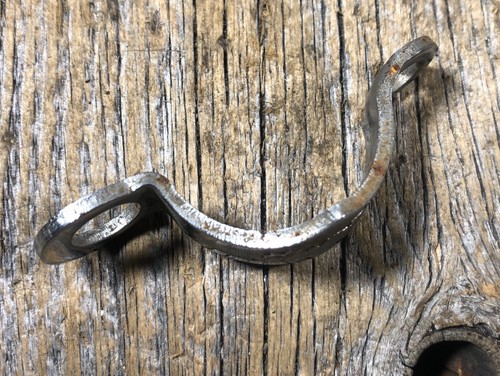 VINTAGE BIKE BICYCLE HURET FRONT DERAILLEUR CLAMP BAND 28.6MM STEEL FRANCE USED - Picture 3 of 3