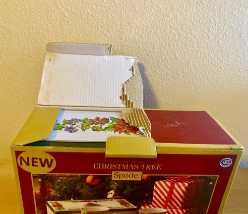Spode Christmas Tree Poinsettia 5 Piece Set Mugs, Coasters, Storage Tin New 2017 - Picture 11 of 12